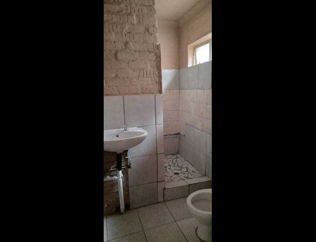1 bed property to rent in ROSEVILLE